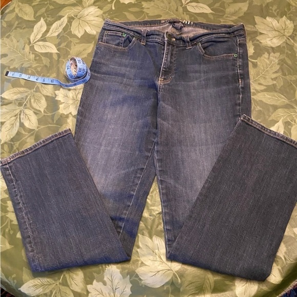 𝅺NEW York and Company size ten jeans with rivets and style. Comfy and stylish. - Picture 4 of 7